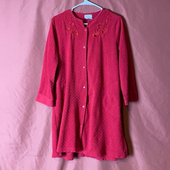 VINTAGE RED QUILTED COZY HOUSE COAT